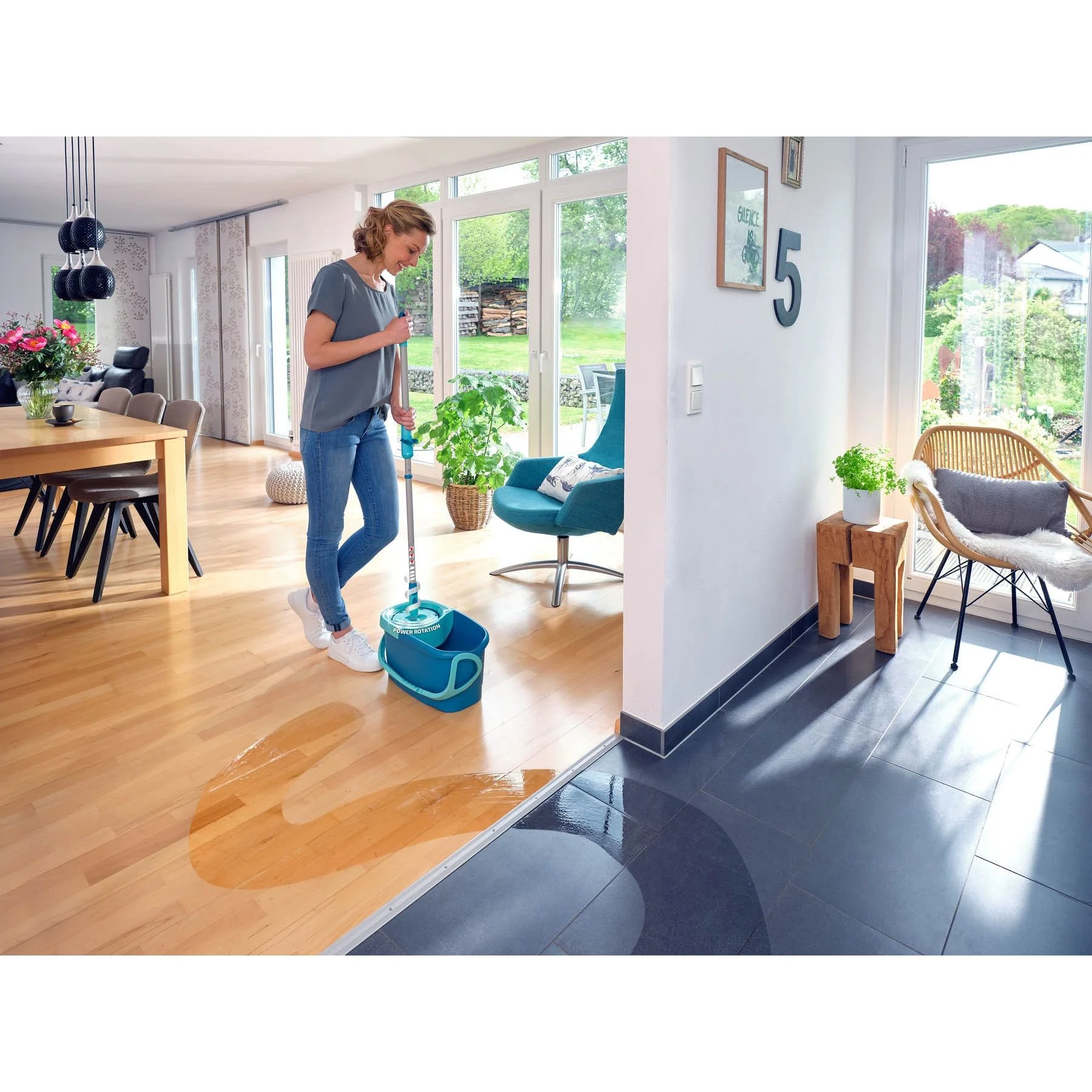 ערכת שטיפה ללא מגע יד אדם CLEAN TWIST Disc Mop Ergo המקורית מבית LEIFHEIT גרמניה - Image 2