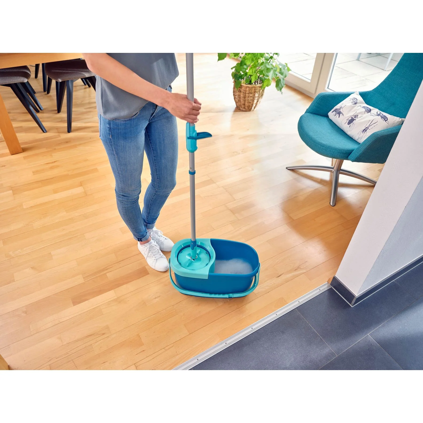 ערכת שטיפה ללא מגע יד אדם CLEAN TWIST Disc Mop Ergo המקורית מבית LEIFHEIT גרמניה - Image 5