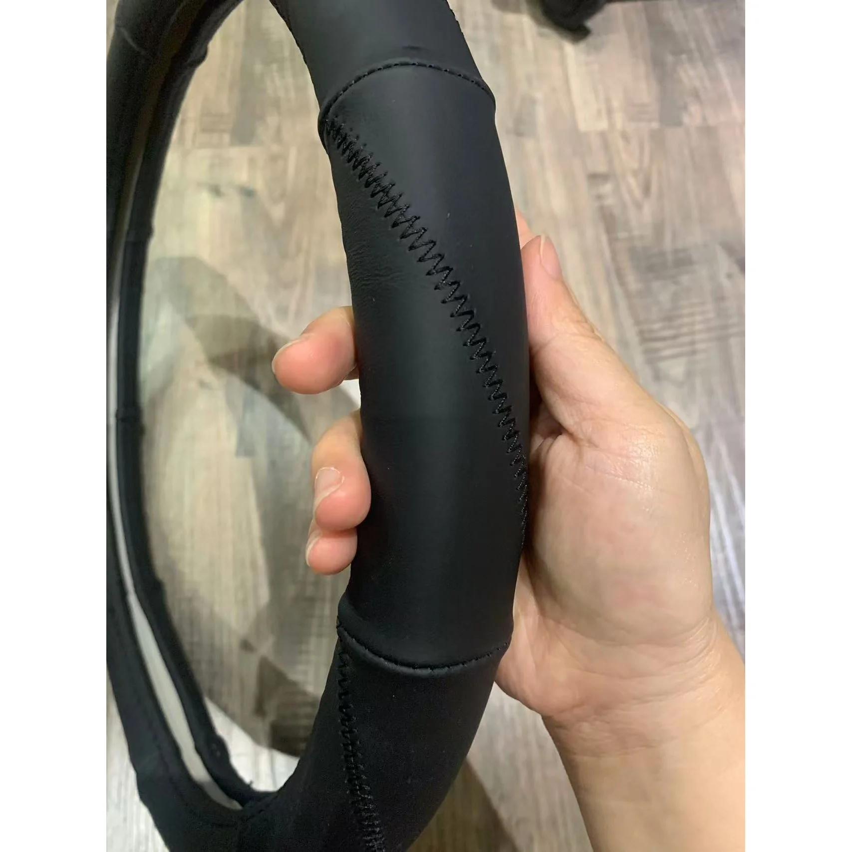 כיסוי הגה דגם עור
Size: 38*8.2cm
D STYLE - Image 2